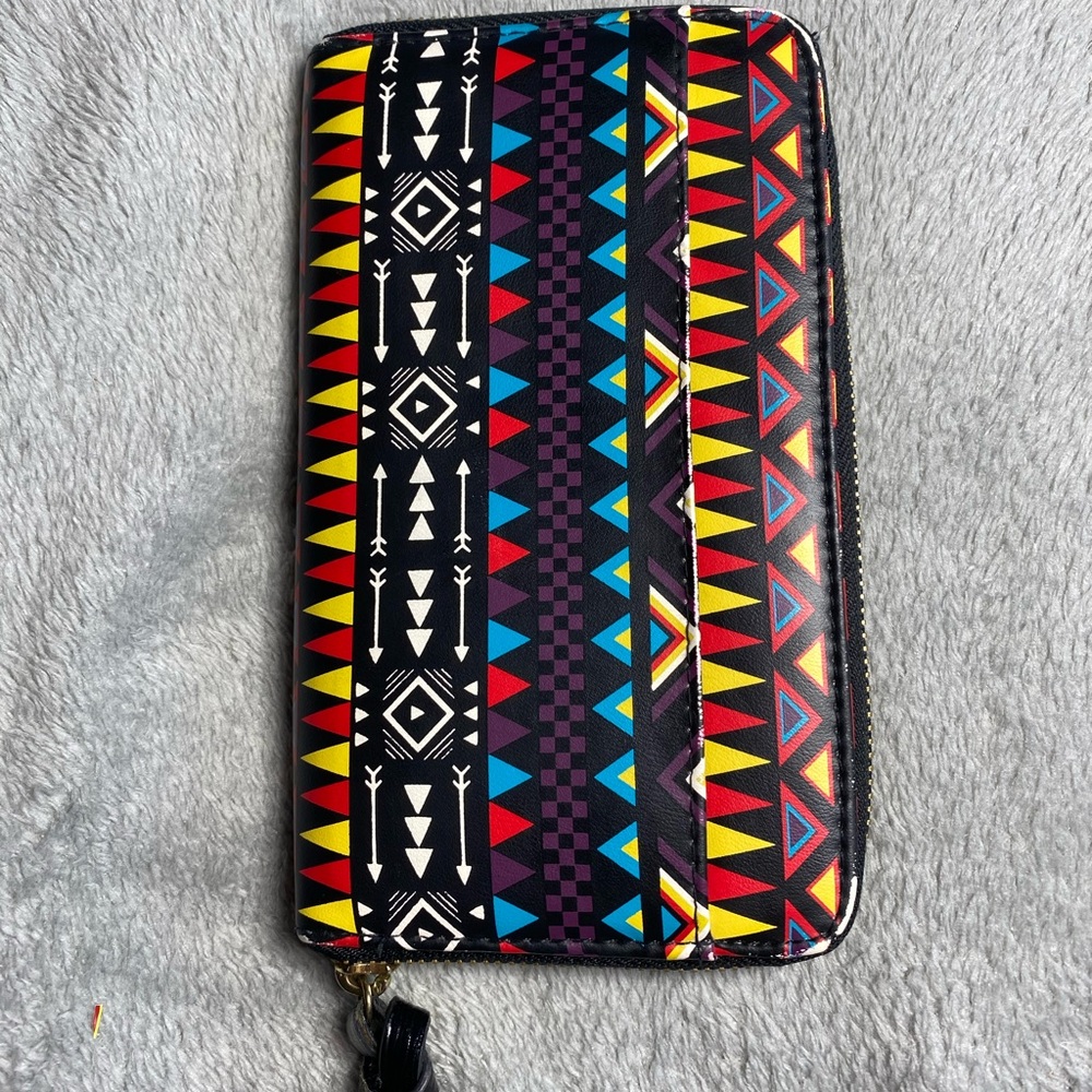 George Women's Wallet With Indian Design Accent With Gold Zipper Enclosure